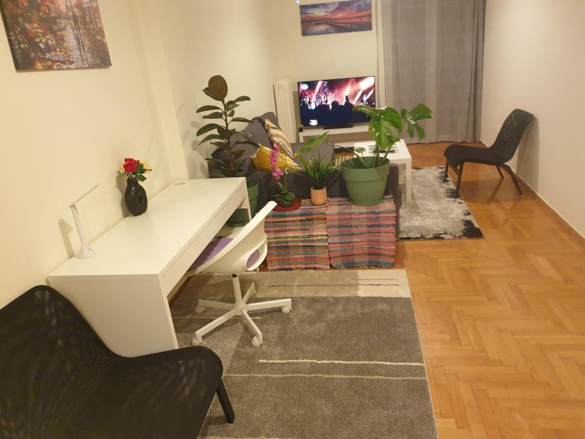 Apartment Lavender-ryan Spacious For Live And Work In Heart Of