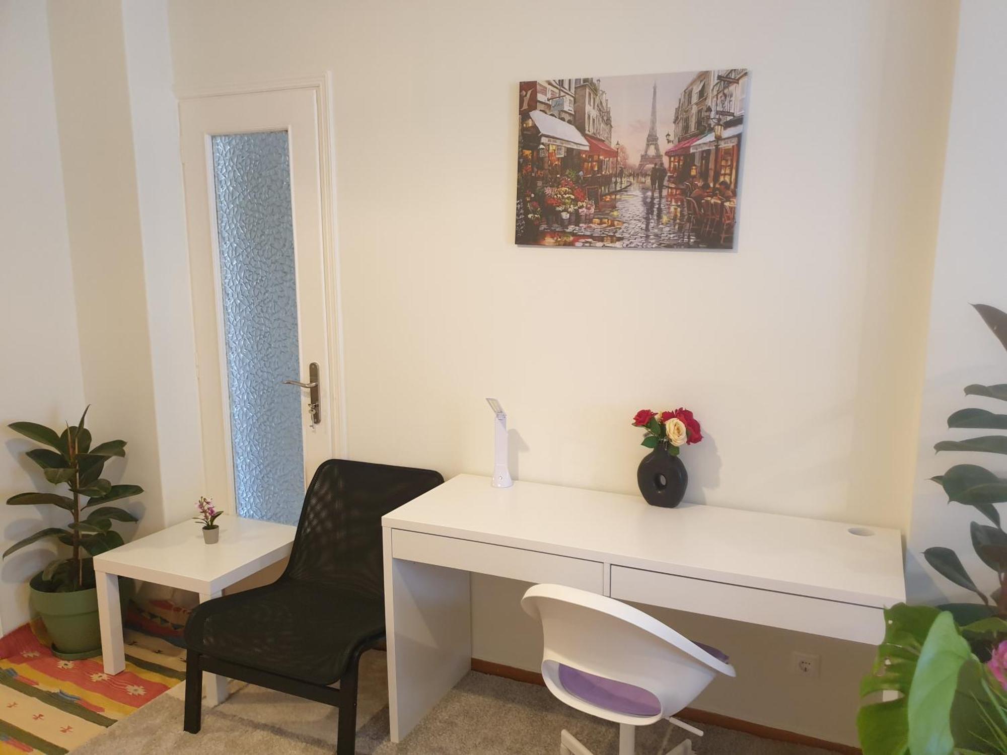 Lavender-ryan Spacious For Live And Work In Heart Of Athen